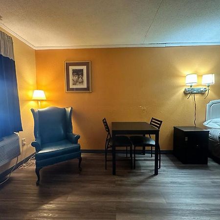 Loyalty Inn Rockingham Extérieur photo