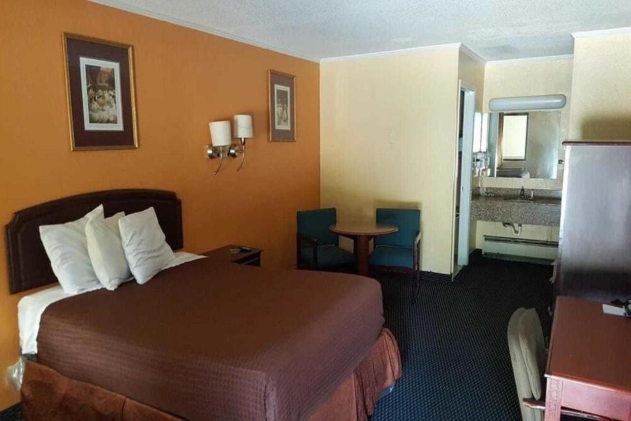 Loyalty Inn Rockingham Extérieur photo